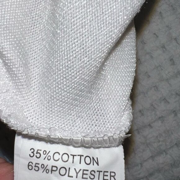 Camisa cute white sweater top with cute red and blue holiday designs. - Picture 11 of 11